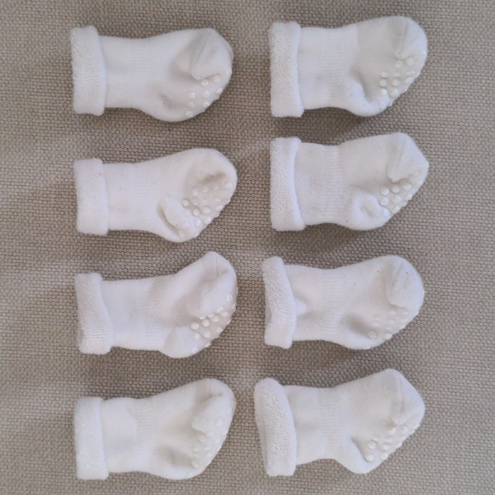 [SOLD] Hanna Andersson Best Ever First Socks White NB